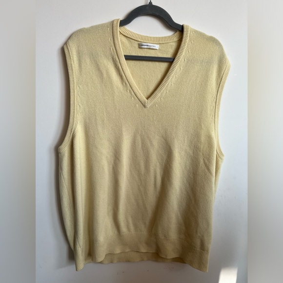 JohnstonsCashmere Mens 100 % Cashmere Yellow Sweater Vest Made in Scotland Sz L - Picture 1 of 9